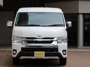 ハイエースワゴン１０人乗り　新車カスタム　車中泊　フルフラットベッド