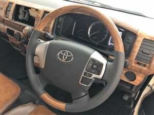 ハイエースバンDX　4WD　ディーゼル　丸目