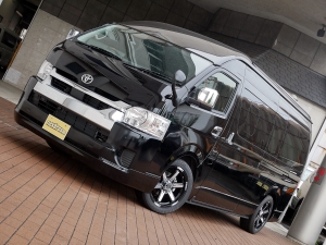 ハイエースバンスパロン　4WD　ディーゼル　特設ブラック