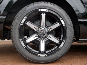 ハイエースバンスパロン　4WD　ディーゼル　特設ブラック