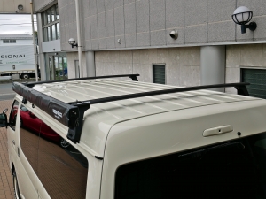 ハイエースワゴン１０人乗りワゴン　特設カラーライトイエロー