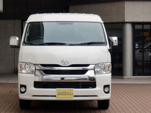 ハイエースワゴン１０人乗り　新車カスタム