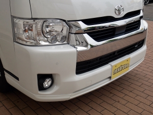 ハイエースワゴン１０人乗り　新車カスタム