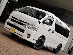 ハイエースワゴン１０人乗り　新車カスタム