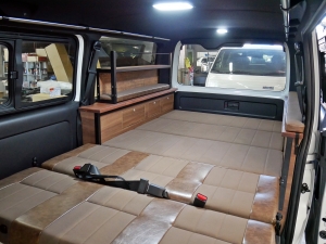 ハイエースバン安全装備追加 特別仕様車