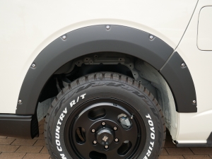 ハイエースバンスパロン　4WD　ディーゼル　特設ライトイエロー