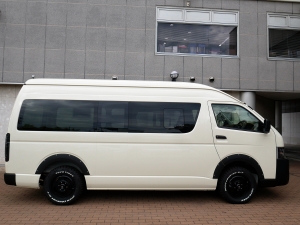 ハイエースバンスパロン　4WD　ディーゼル　特設ライトイエロー
