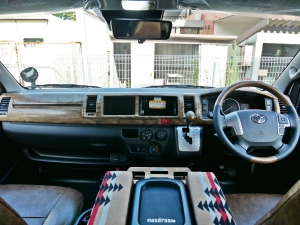 ハイエースバンスパロン　4WD　ディーゼル　特設ライトイエロー