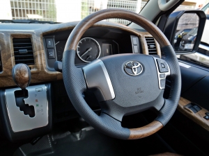 ハイエースバンスパロン　4WD　ディーゼル　特設ライトイエロー