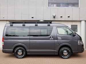 ハイエースバンアウトドア　キャンプ　ワイドバン四駆