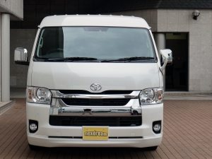 ハイエースワゴン１０人乗り　新車カスタム