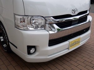 ハイエースワゴン１０人乗り　新車カスタム