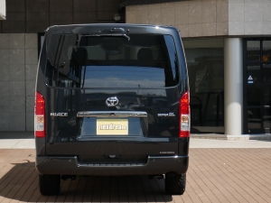 ハイエースバン4ナンバー　8人乗り　車中泊
