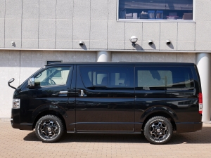 ハイエースバン4ナンバー　8人乗り　車中泊
