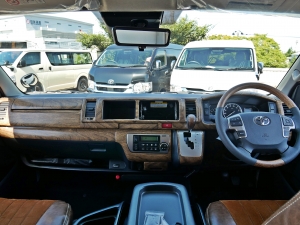 ハイエースワゴン１０人乗り　新車カスタム　車中泊　ベッドキット