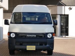 ハイエースバン新車アウトレットスパロン　4WD　ディーゼル　ライトイエロー