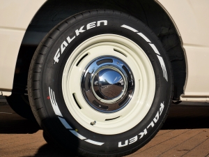ハイエースバン新車アウトレットスパロン　4WD　ディーゼル　ライトイエロー