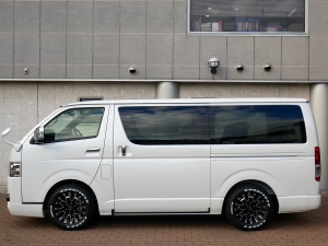 ハイエースバン 車中泊　8人乗り　4ナンバー