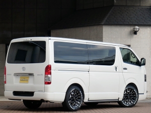 ハイエースバン 車中泊　8人乗り　4ナンバー