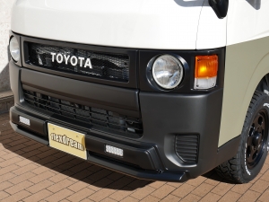 ハイエースバンDX　4WD　ディーゼル　丸目