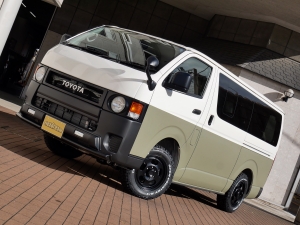 ハイエースバンDX　4WD　ディーゼル　丸目