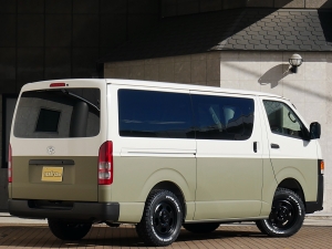 ハイエースバンDX　4WD　ディーゼル　丸目