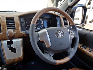 ハイエースバンDX　4WD　ディーゼル　丸目