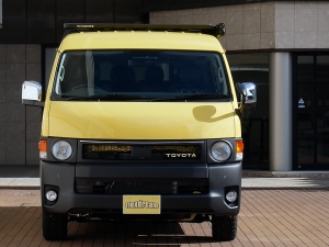 ハイエースワゴン１０人乗りワゴン　特設カラーヴァージニアイエロー