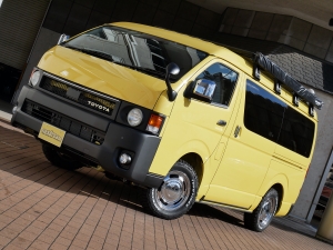 ハイエースワゴン１０人乗りワゴン　特設カラーヴァージニアイエロー