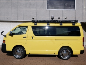 ハイエースワゴン１０人乗りワゴン　特設カラーヴァージニアイエロー