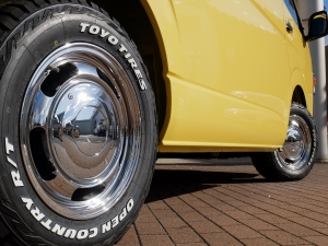 ハイエースワゴン１０人乗りワゴン　特設カラーヴァージニアイエロー