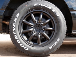 ハイエースバンDX　4WD　ディーゼル　丸目