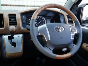 ハイエースバンDX　4WD　ディーゼル　丸目