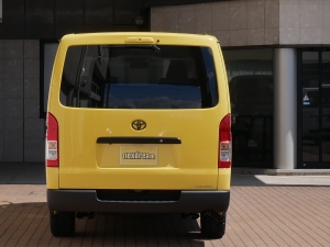 ハイエースバン安全装備追加 特別仕様車