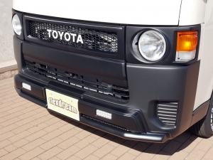 ハイエースバンDX　4WD　ディーゼル　丸目