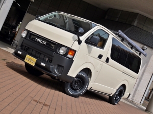 ハイエースバンDX　4WD　ディーゼル　丸目