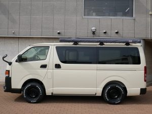 ハイエースバンDX　4WD　ディーゼル　丸目