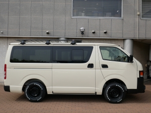 ハイエースバンDX　4WD　ディーゼル　丸目
