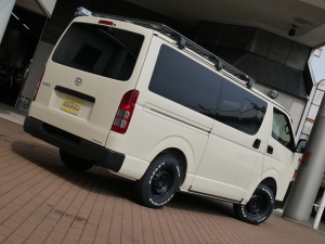 ハイエースバンDX　4WD　ディーゼル　丸目