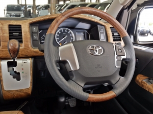 ハイエースバンDX　4WD　ディーゼル　丸目