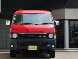 ハイエースワゴン１０人乗りワゴン　特設カラー消防レッド