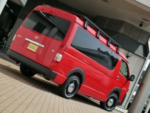 ハイエースワゴン１０人乗りワゴン　特設カラー消防レッド