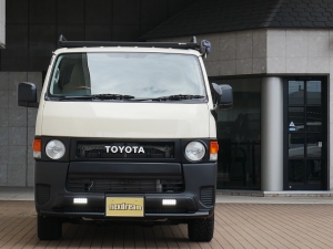 ハイエースバンDX　4WD　ディーゼル　丸目