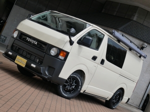 ハイエースバンDX　4WD　ディーゼル　丸目