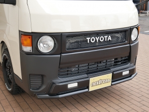ハイエースバンDX　4WD　ディーゼル　丸目
