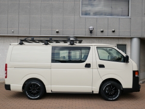 ハイエースバンDX　4WD　ディーゼル　丸目