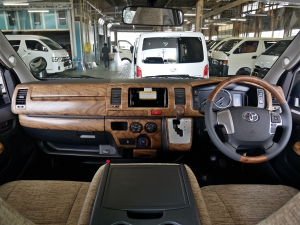 ハイエースバンDX　4WD　ディーゼル　丸目