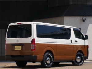 ハイエースバンDX　4WD　ディーゼル　丸目