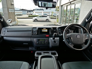 ハイエースバン新車一部改良後　ディーゼル四駆