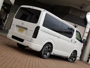 ハイエースバン新車一部改良後　ディーゼル四駆